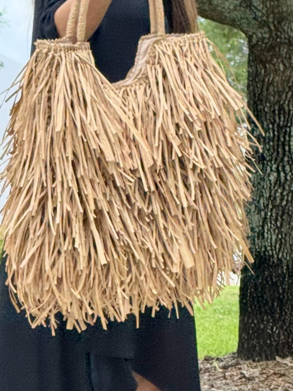 Fringed Natural Straw Tote Bag - Picture 3 of 4